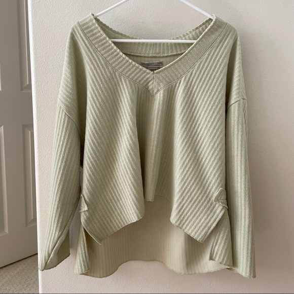 Urban Outfitters Anka Slouchy V-Neck Top - Picture 2 of 6